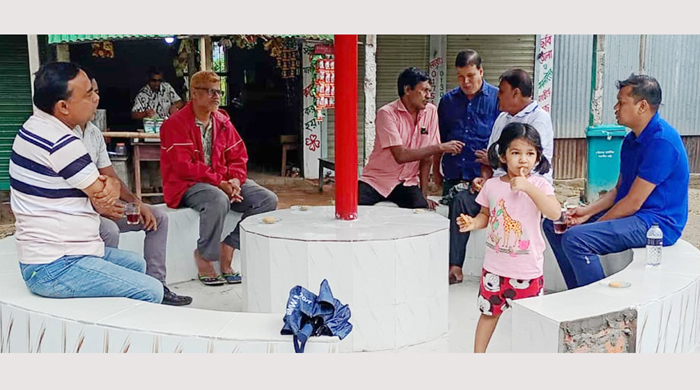 গোয়ালন্দে শোভা বর্ধণে কাজ করছেন ইউএনও